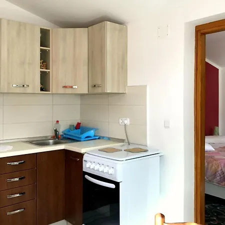Mit Zwei Schlafzimmern Und Meerblick In By Interhome *