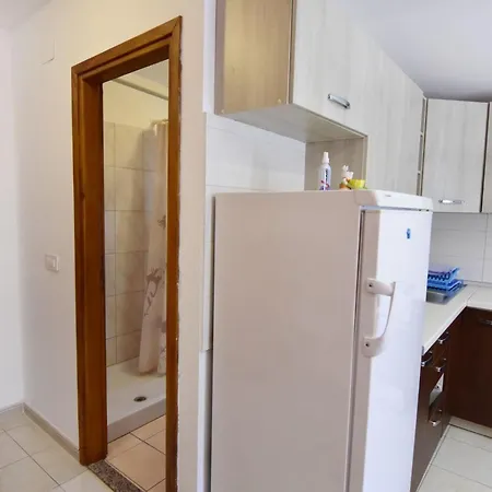 Mit Zwei Schlafzimmern Und Meerblick In By Interhome * Zambratija (Istria)