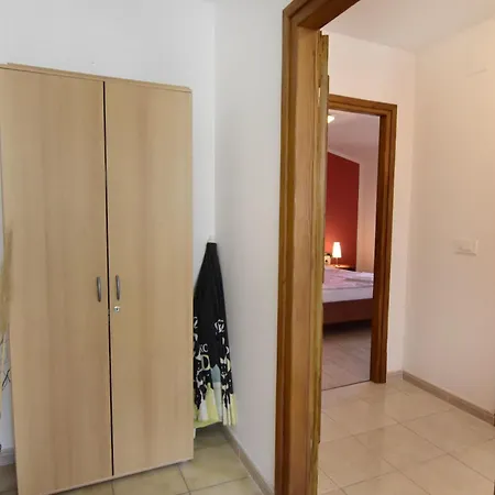 Mit Zwei Schlafzimmern Und Meerblick In By Interhome * Zambratija (Istria)