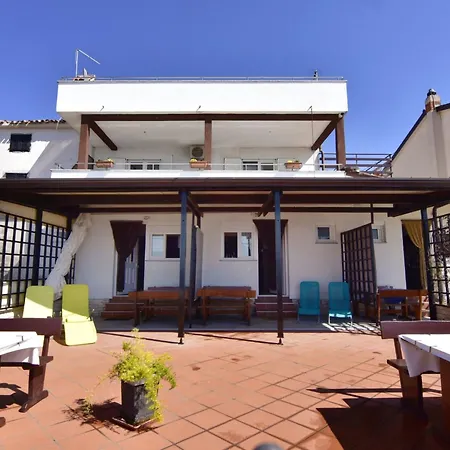 Mit Zwei Schlafzimmern Und Meerblick In By Interhome * Zambratija (Istria)